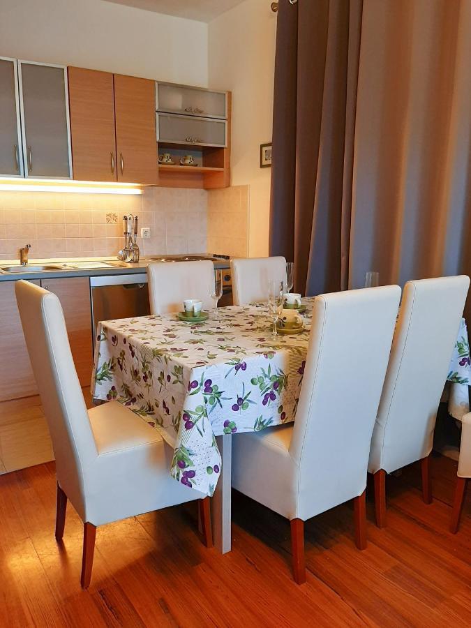 Apartments Stokic ราบ ภายนอก รูปภาพ